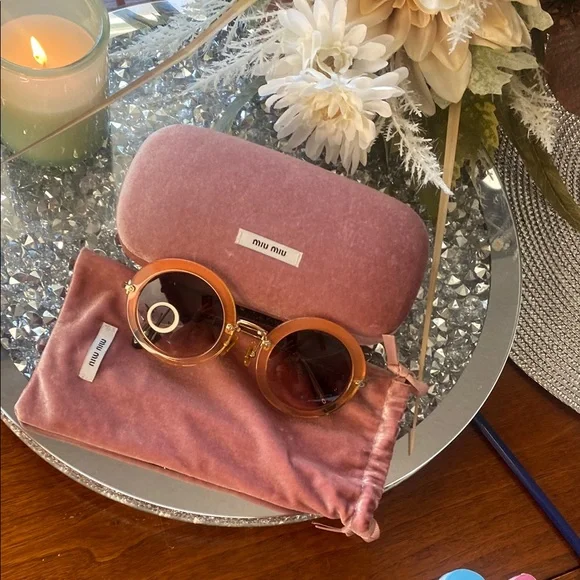 Miu Miu Pink Round pink Sunglasses with Velvet Case miu miu mu60ts eyewear runaway show swarovski round sunglasses main image 4